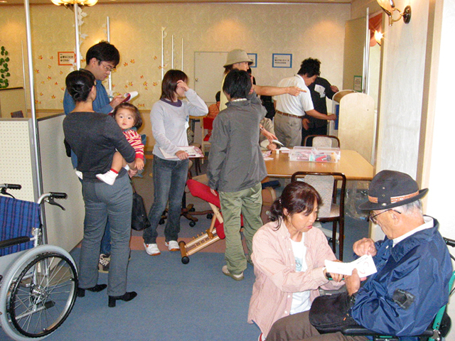 日本初の全員参加型・大型体験イベント、「ユニバーサルデザイン体験イベントin茅ヶ崎」